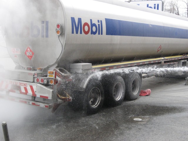 Mobil Tanker Malfunctioning Brakes